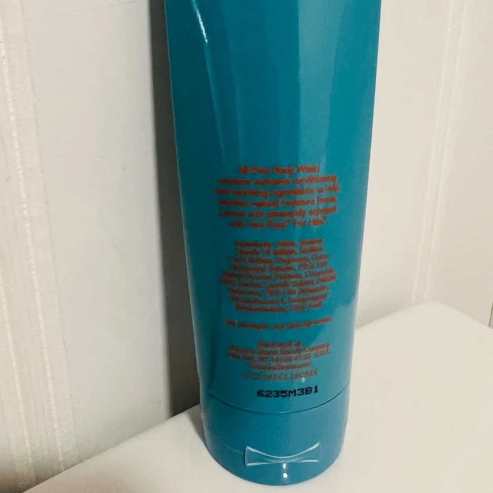 Victoria’s Secret Very sexy for him‎ 2 body wash